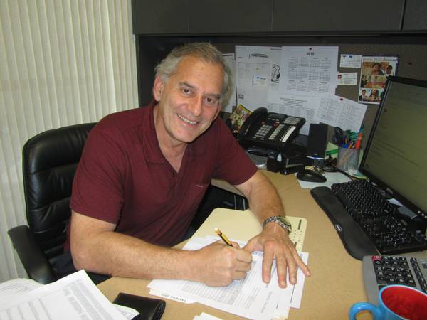 MAGIC MIKE ESTÁ AQUÍ PARA AYUDARLO CON SUS IMPUESTOS Y CONTABILIDAD