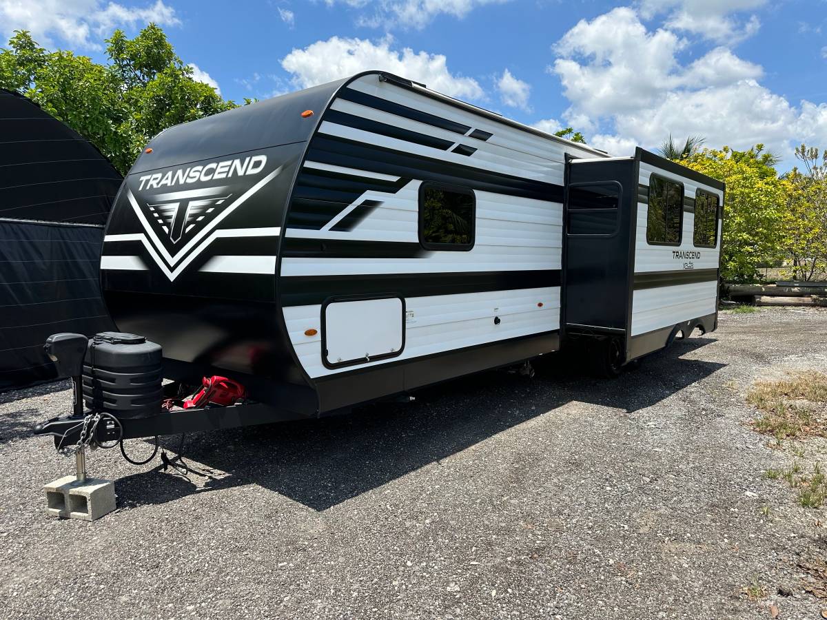 2024 Transcend 37FT Travel Trailer Rv Casa Rodante - $24,900