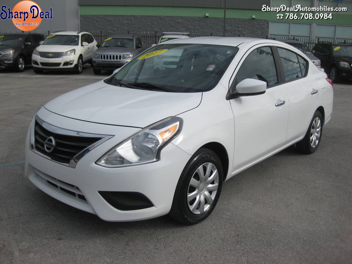 NISSAN VERSA SV