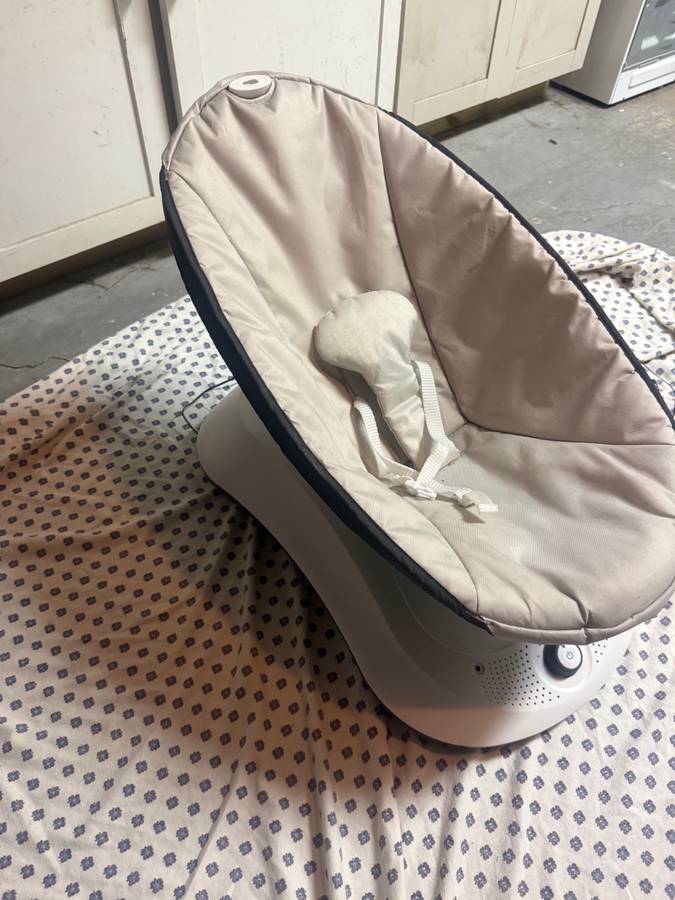 MECEDORA PARA BEBÉ 4MOMS ROCKAROO