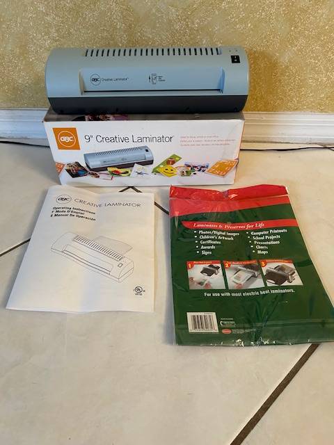 Laminadora creativa GBC de 9" con fundas para plastificar