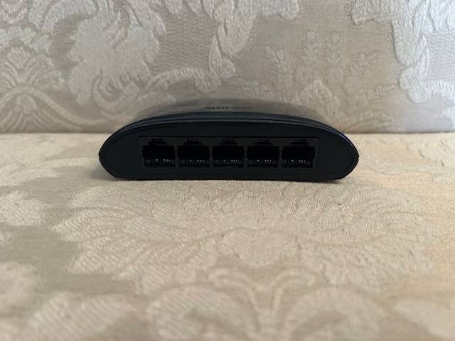 Conmutador Ethernet externo D-Link DES (DES-1005E) de 5 puertos