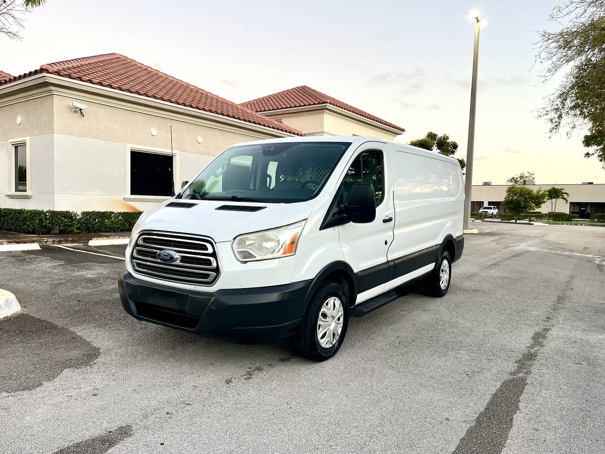 2016 Ford Transit 250 Furgoneta de carga para trabajo, funciona muy bien, solo 75,000 millas