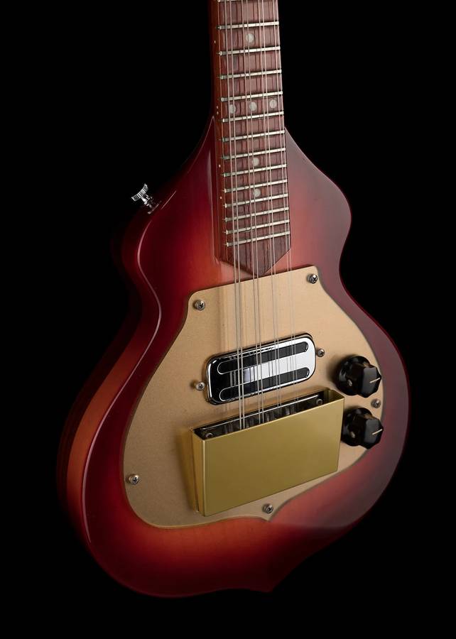 Mandolina Rickenbacker 5002V58 con estuche rígido plateado original