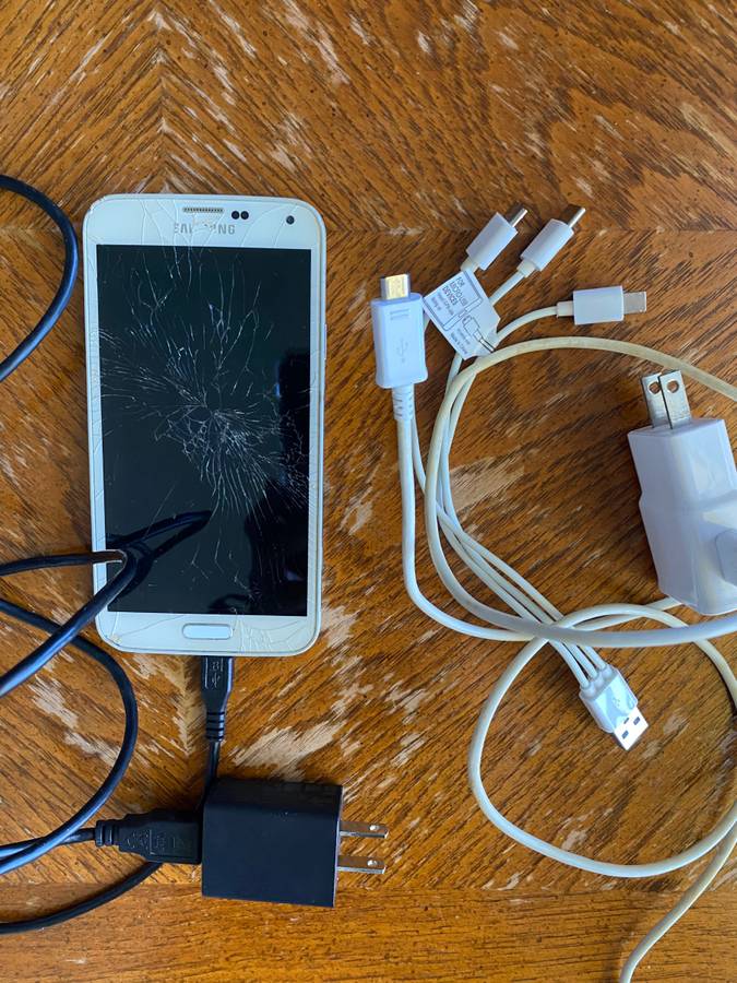 Samsung teléfono celular con cargador