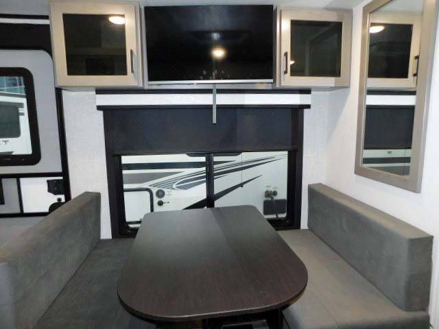 Jayco Jay Feather 21MML Casa rodante con cocina trasera