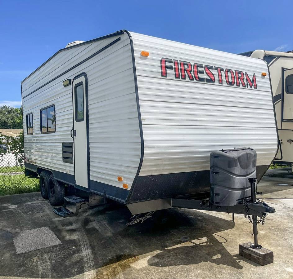 Dune Sport Firestorm Toy Hauler