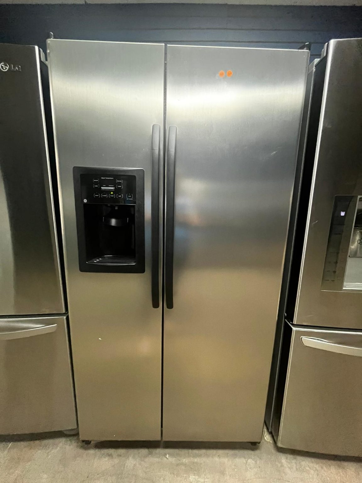 REFRIGERADOR GE DE DOS PUERTAS VERTICALES