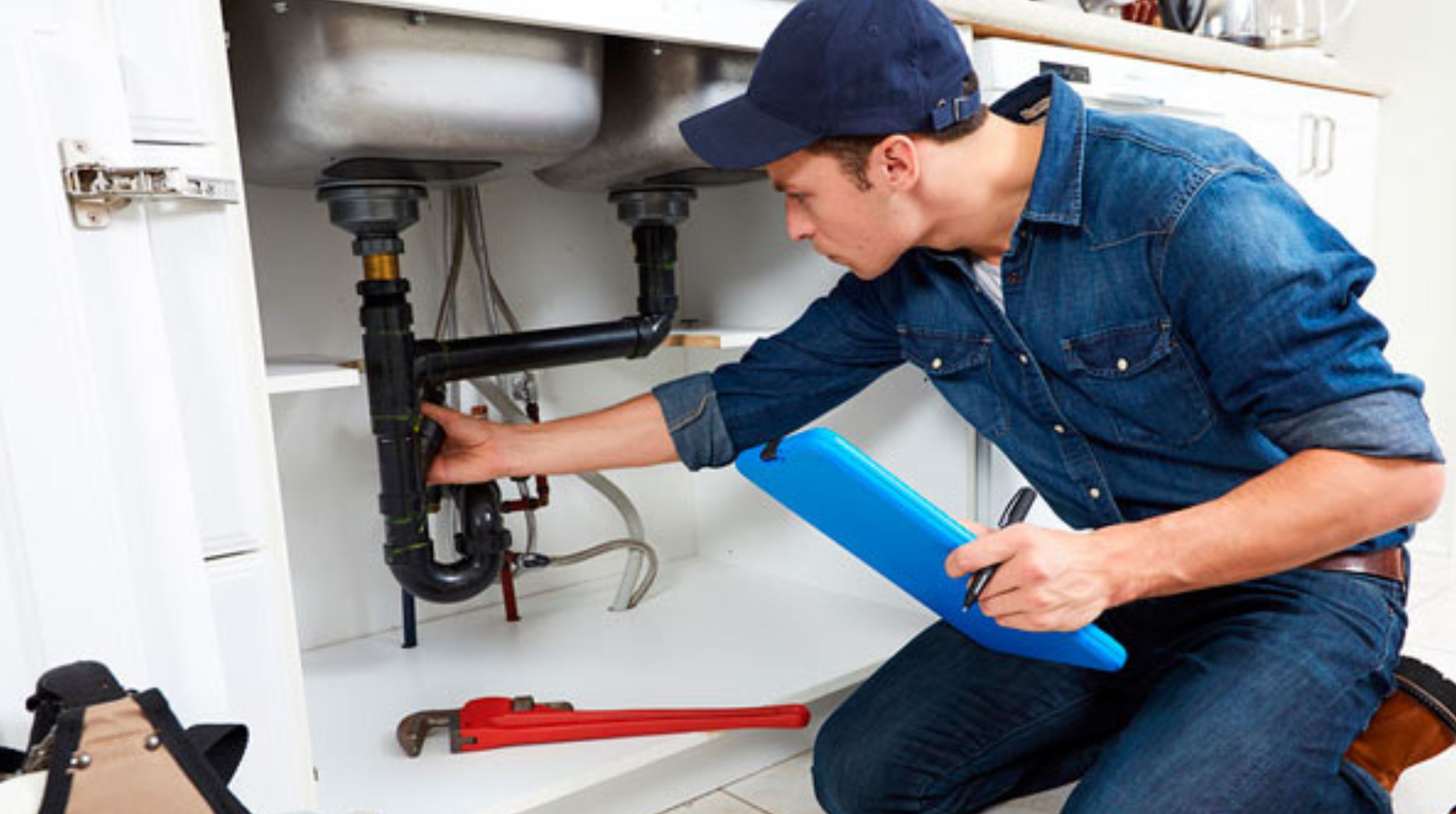 Se busca Plomero con experiencia