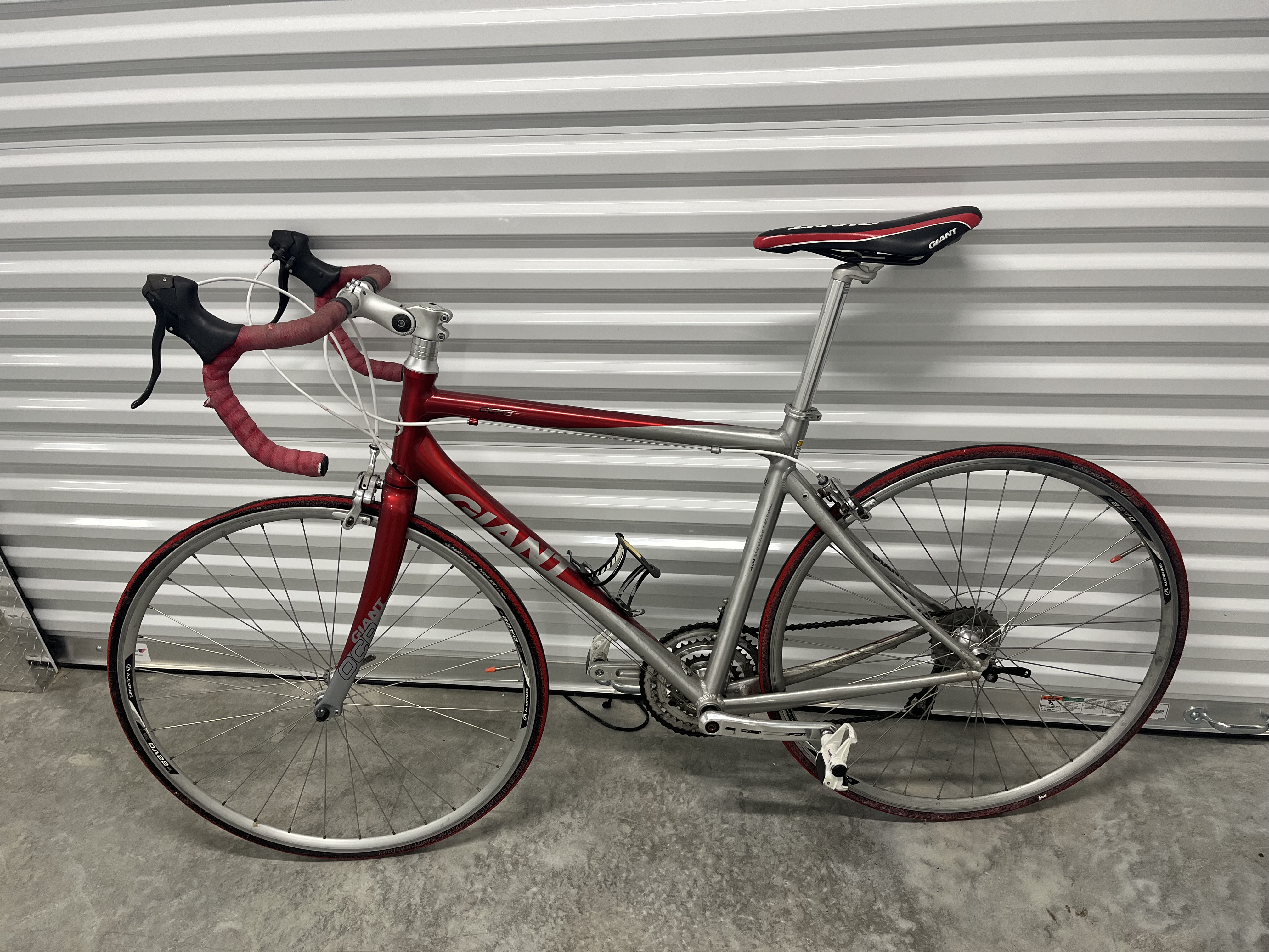 Bicicleta Giant Rueda 700 - Excelente Estado / Giant 700c Road & Hybrid Bike