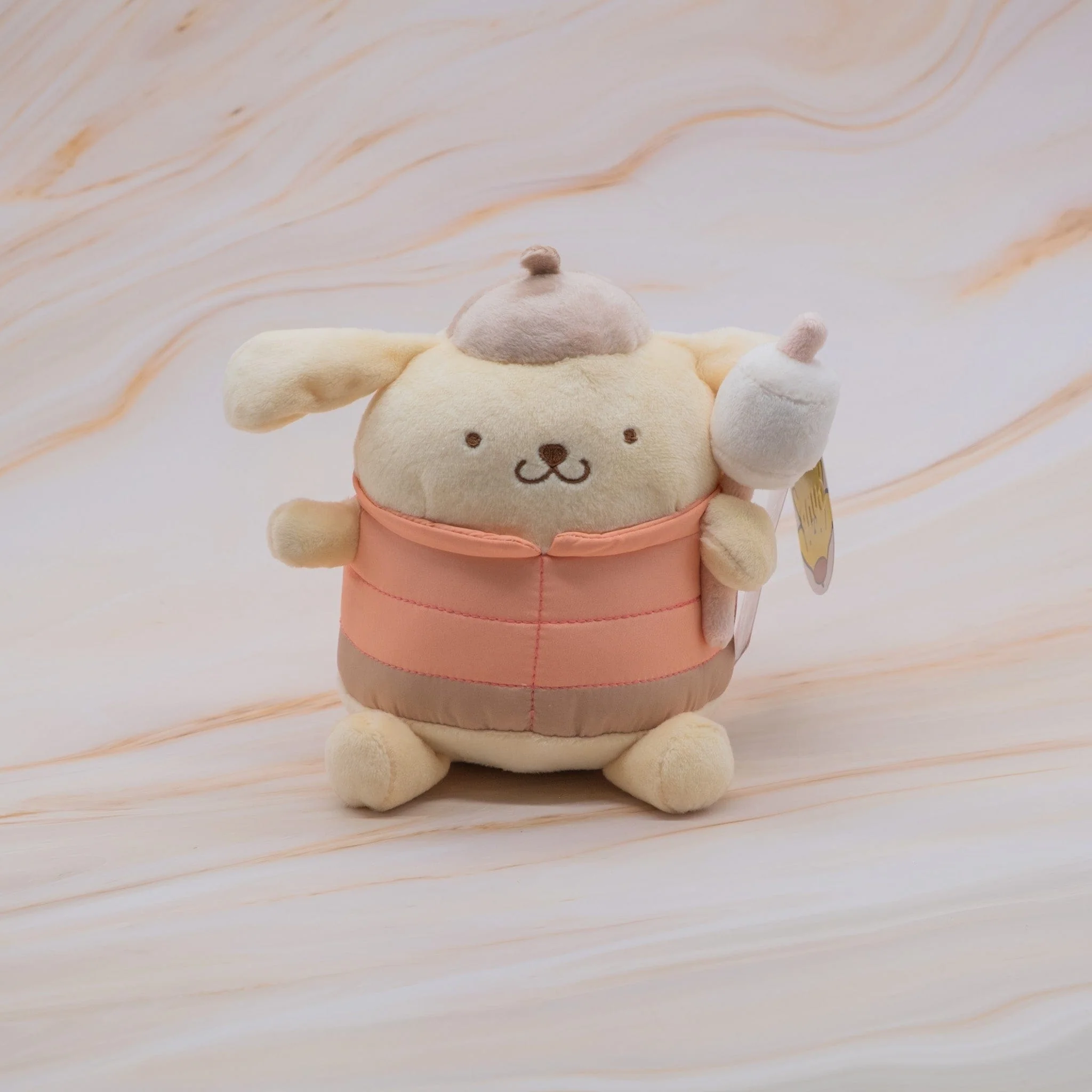 Peluche de Pompompurin con Atuendo de Campamento de 6 Pulgadas