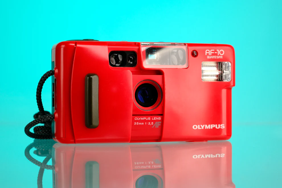 Cámara analógica compacta Olympus AF-10 de 35 mm