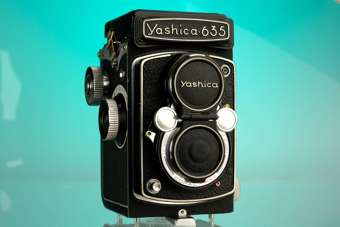 Cámara fotográfica de formato medio TLR Yashica 635 6x6 + adaptador para 35 mm