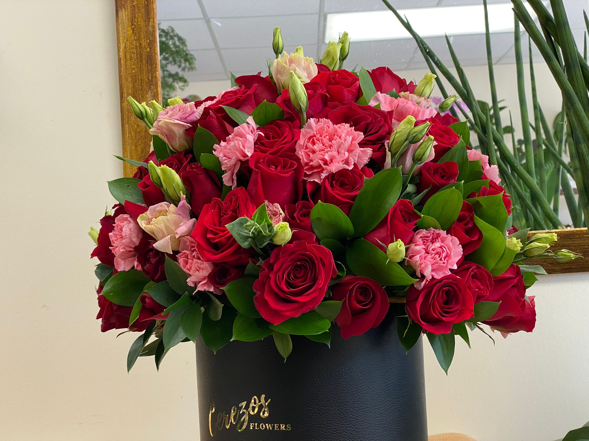Día de las Madres: Sorpréndela con la Elegancia de Cerezos Flowers