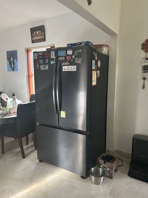 Refrigerador inteligente Samsung – Enciende – No enfría