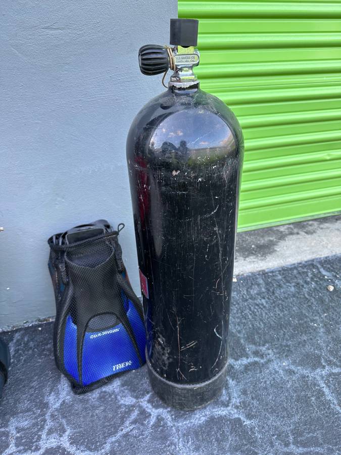 TANQUE DE BUCEO Y EQUIPO