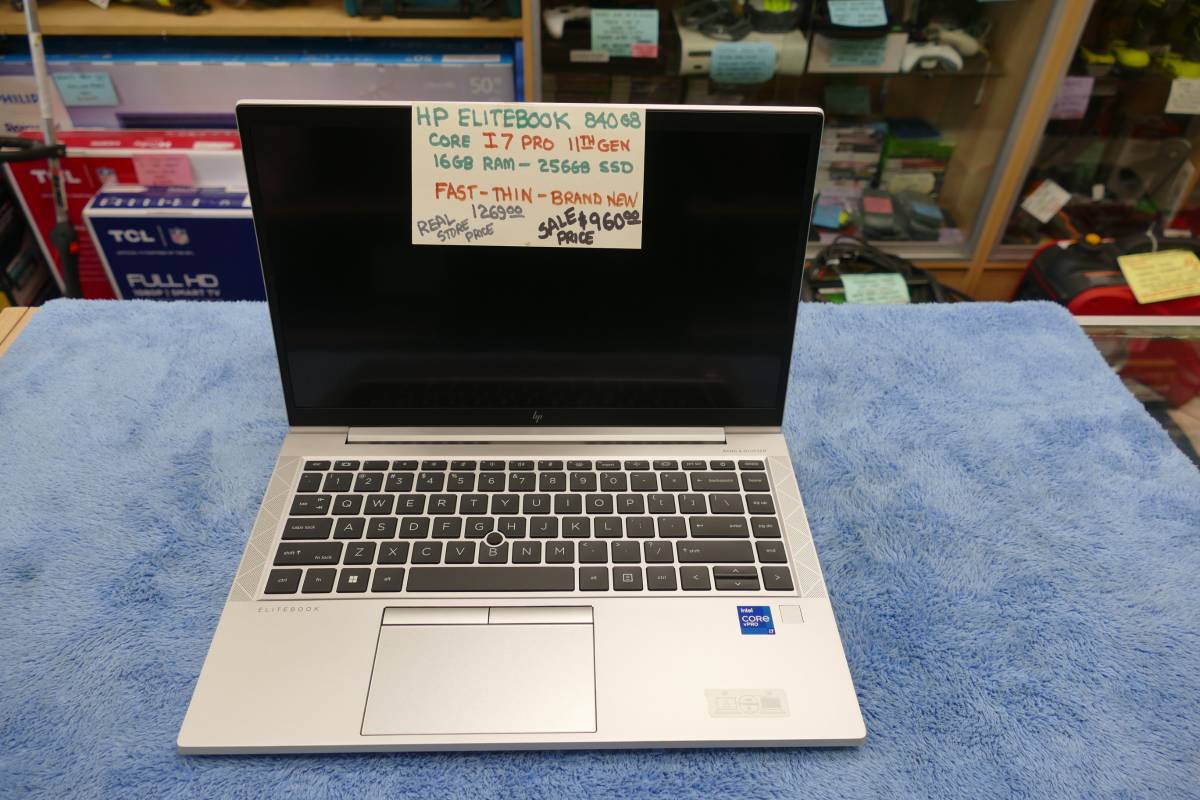 HP EliteBook 840 G8 - 14" - Core i7 1185G7 - vPro - 16 GB RAM - 256 GB