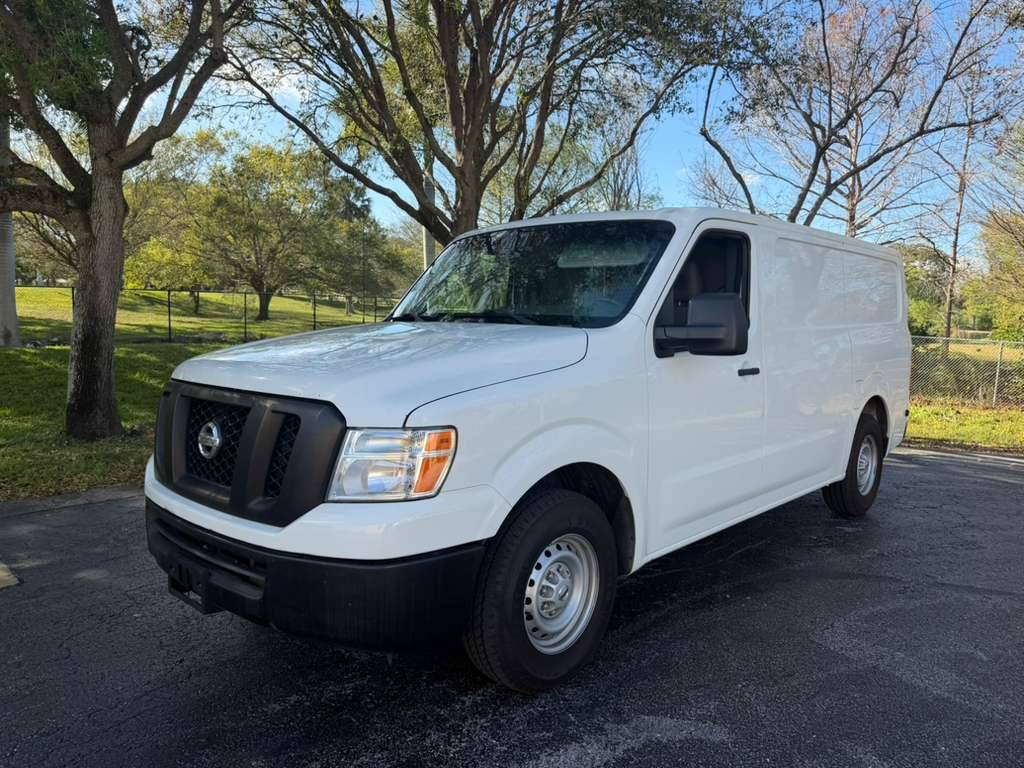Nissan NV1500 Work Van 2018 – Techo estándar, título limpio