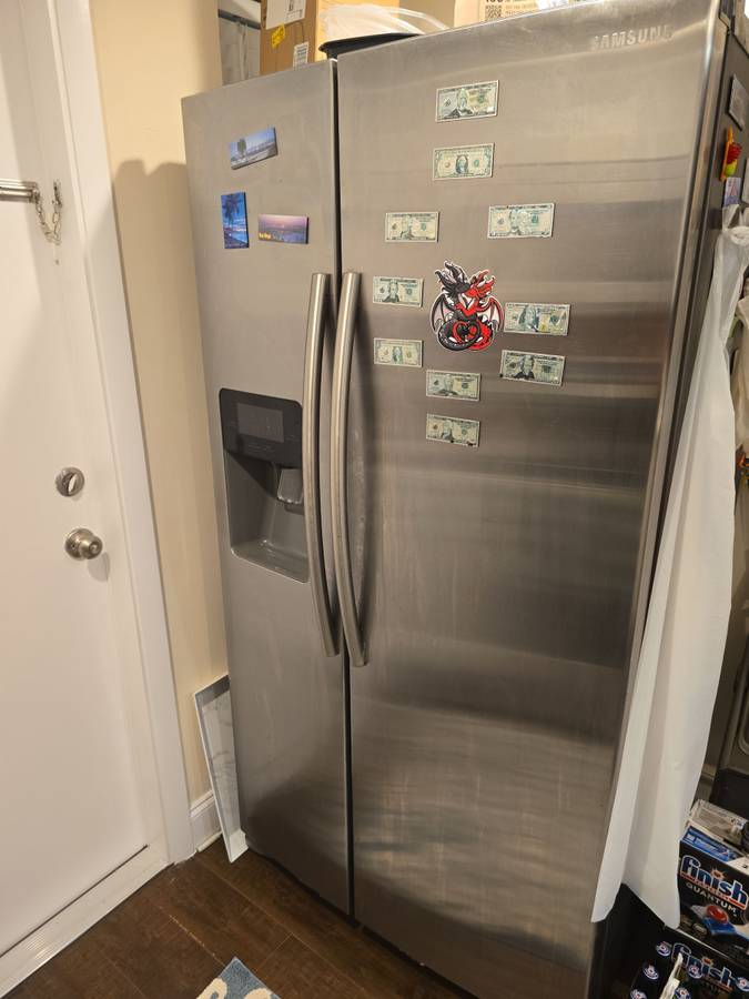 Refrigerador Samsung de doble puerta con fabricador de hielo
