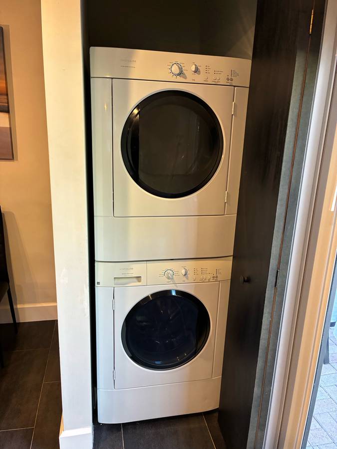 Lavadora y secadora Frigidaire atascadas