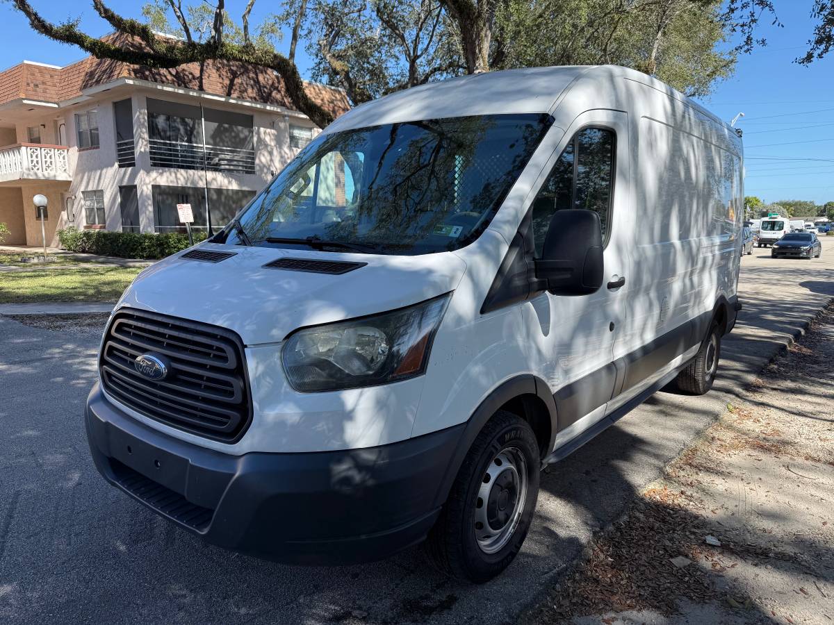 Ford Transit 350 2016, techo medio, distancia entre ejes 148" – Financiamiento fácil, $2,000 de enganche – $8,999