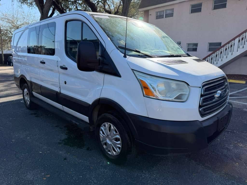 Ford Transit T250 Cargo Van 2016 – Techo bajo, un solo dueño, título limpio, bajo kilometraje